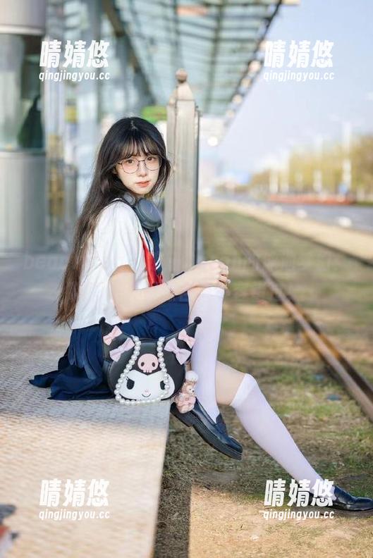 beautyleg - 追随Sarah的泳池梦幻：精彩写真资源合集不容错过！