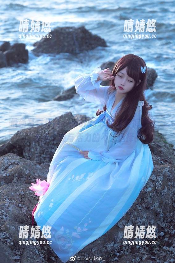 最新写真作品：eloise软软化身裤里丝，张扬个性与活力的不二选择！