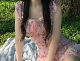 puypuychen的日常生活：一系列精彩写真与引人入胜的图片