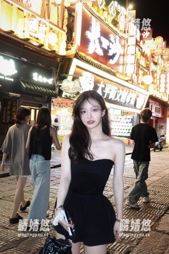 探索サク(saku)最新礼服写真照片，打造你的个性时尚风格