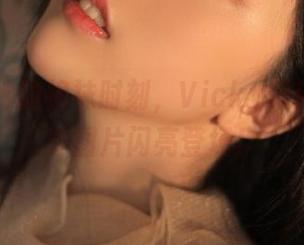丽柜 – 她的棉袜时刻，Vicky最新福利写真图片闪亮登场！