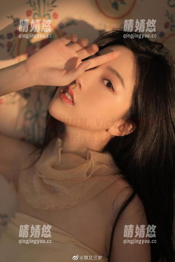 丽柜 - 她的棉袜时刻，Vicky最新福利写真图片闪亮登场！