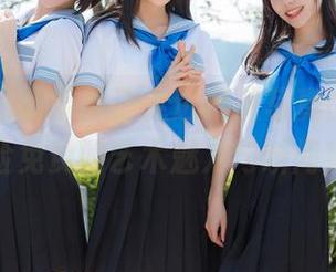 丽柜 – 跟随奈沐子走进网袜写真世界，体验免费的艺术魅力与瞬间！