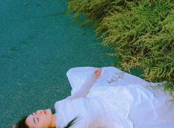 丽柜 – “怡萱的套装”美图下载，快来体验这场视觉的饕餮盛宴