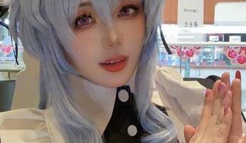 九言从不咕咕倾心创作的原神丽莎写真，带你走进细腻的艺术分享世界