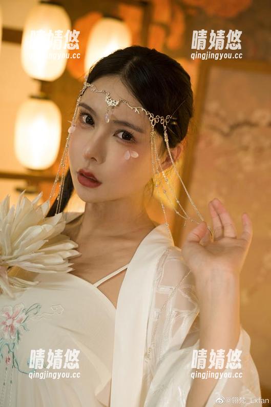 亚马逊鲶鱼 探秘亚马逊鲶鱼的美图世界,直击下班后OL的独特作品风格!