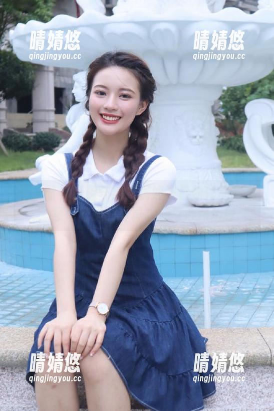 微密圈 - 《保守的二舅妈》最新作品分享：紧包蜜腿的写真之旅与心路历程
