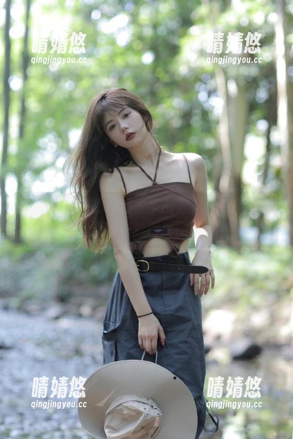 克拉女神 - 感受万圣节的魅惑，依娜丝为你呈现精彩的写真图片合集