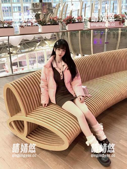 克拉女神 - 僮僮最新纯白写真美图，揭示自然与人文之美的完美结合