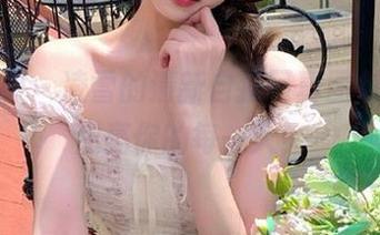 克拉女神 – 凌雪的清新自拍写真图包，瞬间点亮你的每一天！