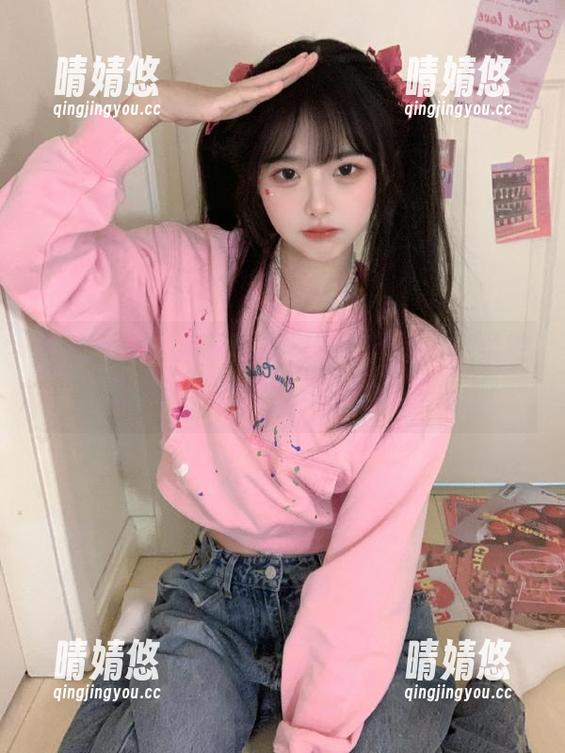 克拉女神 - 妮子的白裙写真作品，轻柔触动心弦，仿佛梦境中的仙子！