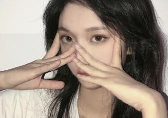 克拉女神 – 小芹的居家写真世界：网盘带你领略生活的艺术