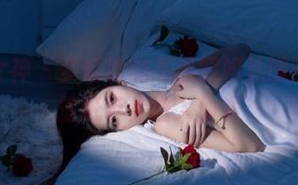 克拉女神 – 梦幻般的高清熙妍礼服画面，壁纸带你进入仙境