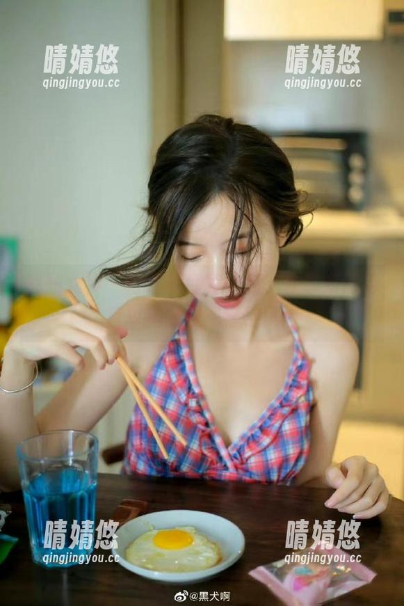 克拉女神 - 百琳的红裙作品，分享如何用简单搭配展现独特风情