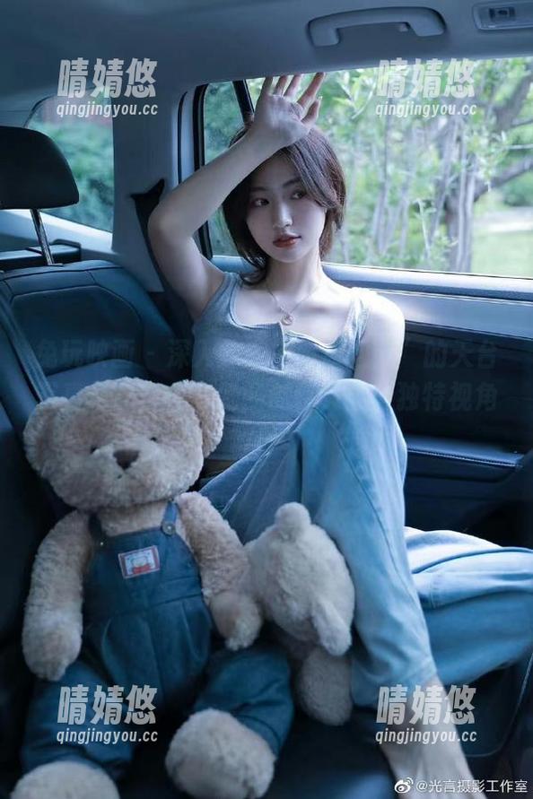 兔玩映画 - 深入探索“面饼仙儿”的天台写真作品，分享她的创作灵感与独特视角！