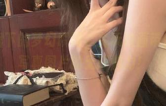 草莓裙下的梦幻瞬间，兔玩映画带你探索写真图片的无限魅力！