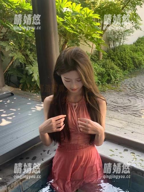 漫画袜子高清写真大赏，兔玩映画带你一同下载，共享美好瞬间！