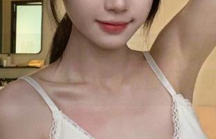 兔玩映画推出：让你心动的水手服少女美图图包，完美再现青春的无限可能。