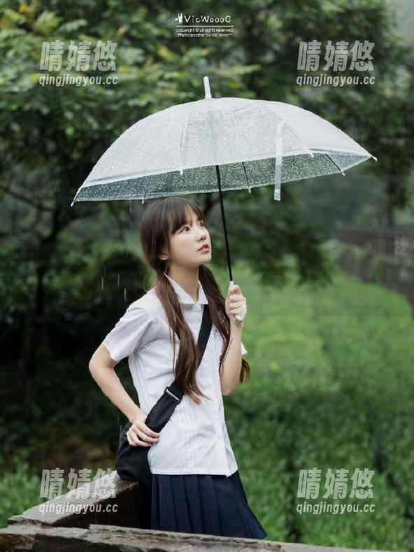 初夏女神 - 双双可爱套图作品，轻松捕捉生活中的甜蜜与幽默