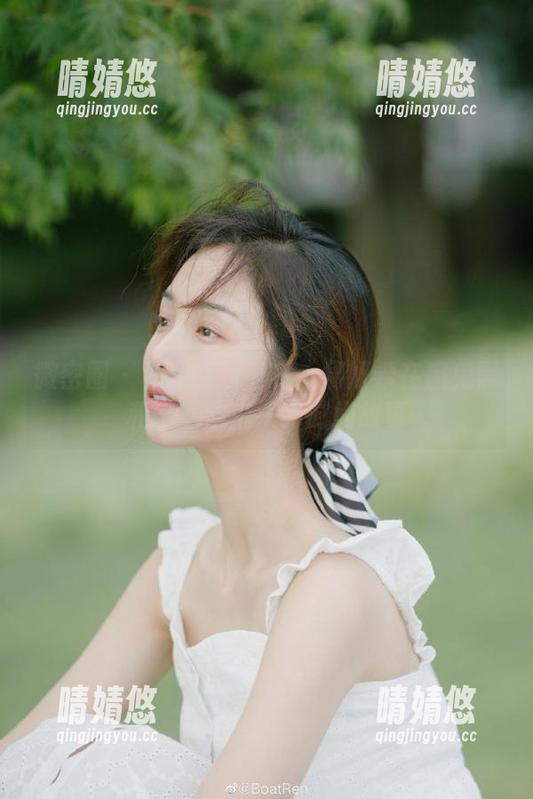 周妍希 微密圈 - 私房美图盛宴:周妍希在魔鬼黑和诱惑白中演绎时尚故事