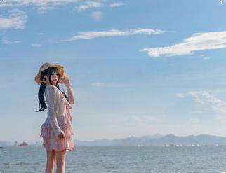 捕捉光影之美：咬人小小兔的写真作品《拾光独白》带你领略不一样的风景