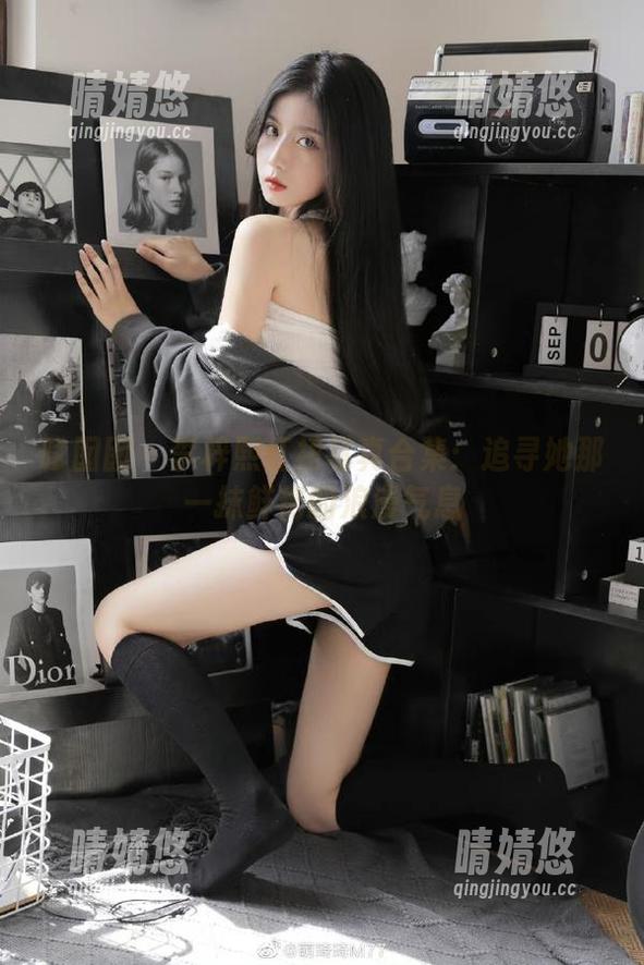 嗲囡囡 - 李梓熙红裙写真合集：追寻她那一抹鲜艳的浪漫气息