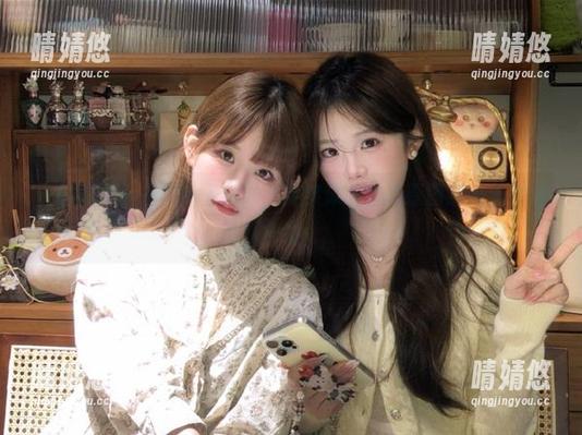 壹吻映画 - 在阳光下绽放，笑笑泳衣作品原图展现无尽魅力