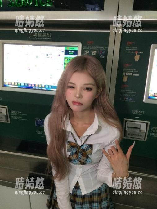 头条女神 - 想知道什么是职场时尚？周熙妍的职业装原图给你最具冲击力的答案！
