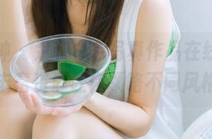 头条女神 – 尹菲白色写真作品在线展示，丰富资源让你领略不同风格