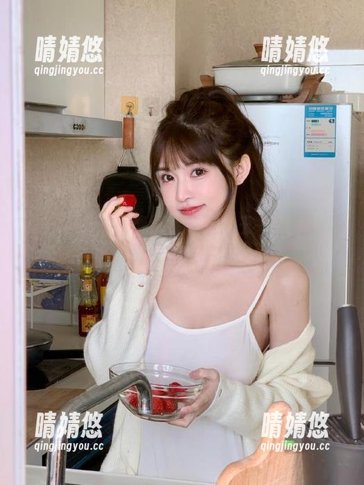 头条女神 - 高清图库收藏：王一涵棉袜写真，展现现代女性的优雅姿态！
