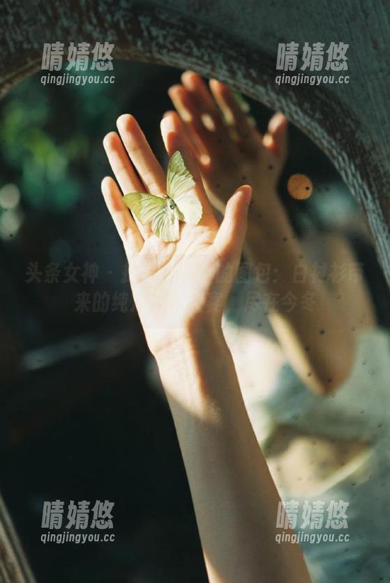 头条女神 - 探索白一晗的图包：白衬衫带来的纯净视觉盛宴，尽在今冬