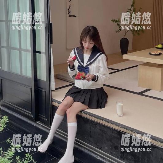头条女神 - 一起感受钟晴的油菜花晴天合集，解锁自然写真的资源之美