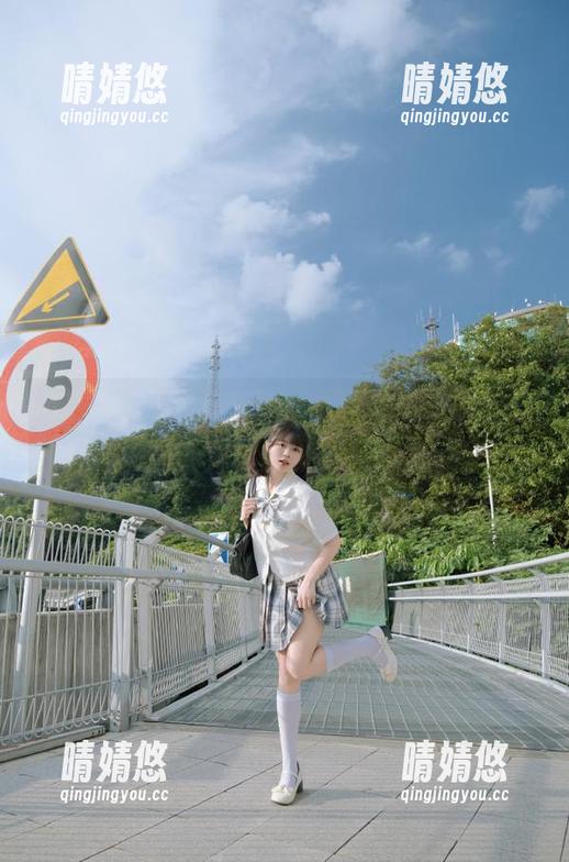 裸足私拍：姜仁卿(강인경)写真作品中的青春与温柔