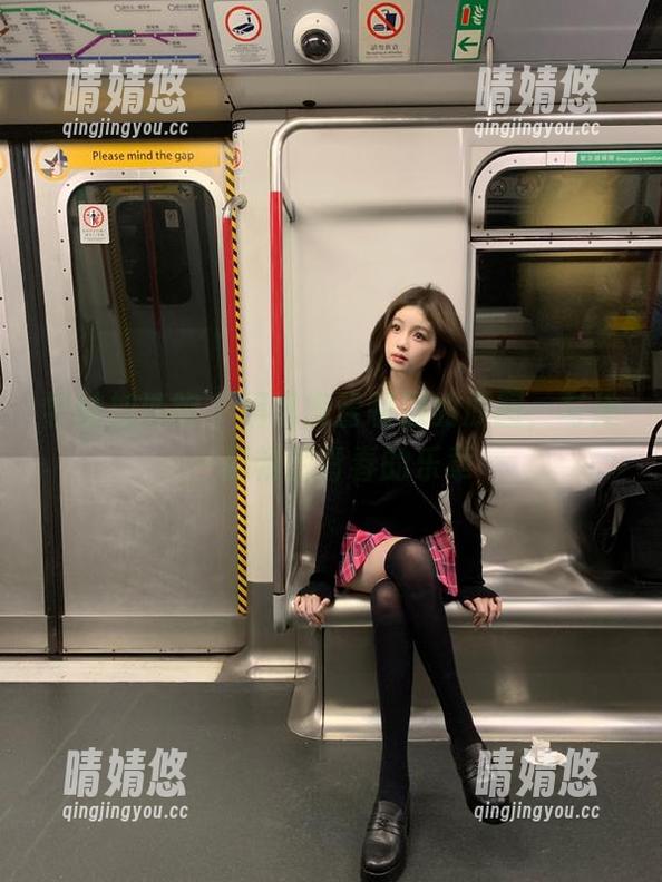 学妹加速跑-鹿酱 学妹加速跑 - 精选鹿酱制服的原图,与她一起畅游青春的乐章