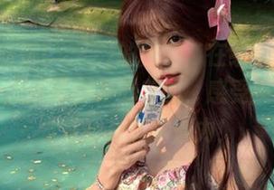 发现宋哈娜(송하나)的魅力：在线浏览《DJAWA-仅缎带装》的美图，感受极致的视觉享受与艺术魅力！
