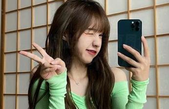 微密圈 – 美女优优完美写真图包，捕捉小优优子的每一个迷人瞬间