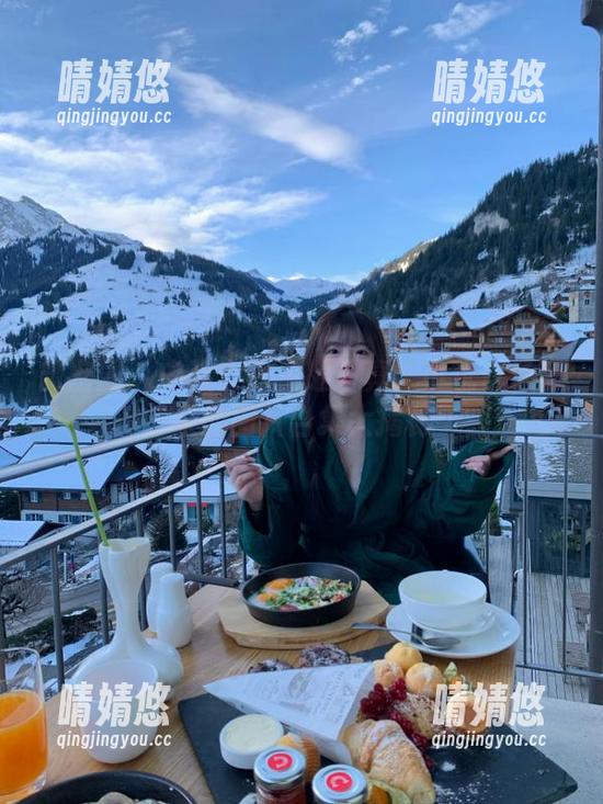 微密圈 - 中秋女仆主题写真：小优优子带来的图片合集大揭秘