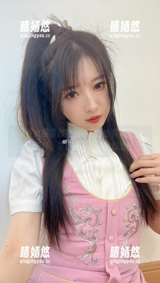 小女巫露娜 探索小女巫露娜的最新写真合集,烟影如画全新更新,带你走入如梦如幻的世界!