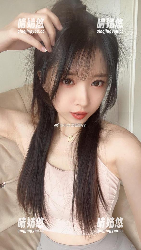 小女巫露娜 小女巫露娜全套写真作品:在光影中绘出女孩的魔法生活