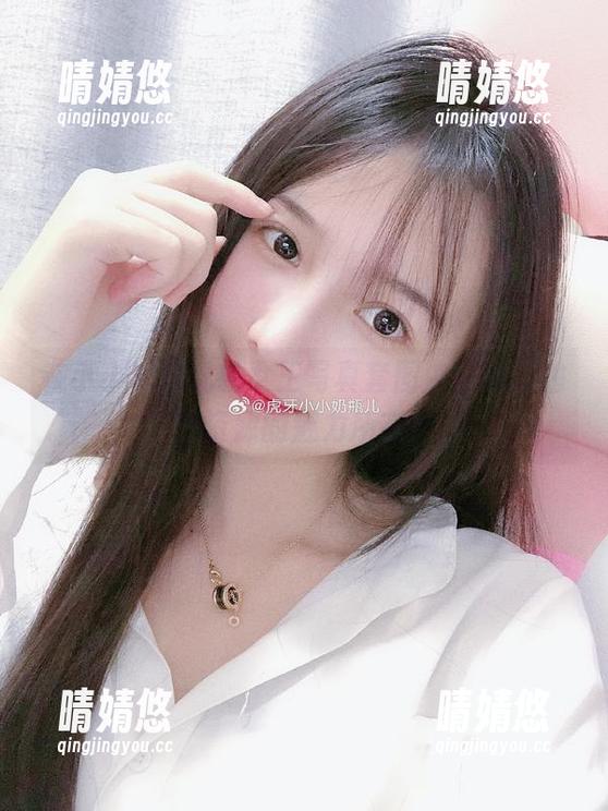小小奶瓶儿 在小小奶瓶儿的女王写真套图中,找到独特资源的魅力所在!
