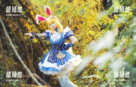 小野妹子w 福利向写真作品揭秘:小野妹子w如何用自嘲让你感受最真实的一面!