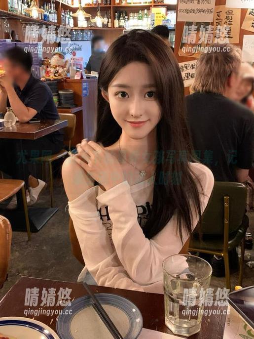 尤果网 - 镜头下的夏乔女孩写真图集，记录生活中的动人时刻