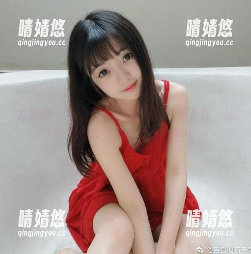 尤果网 - 探索张雪馨的天台写真下载，感受清新与灵动的完美结合！