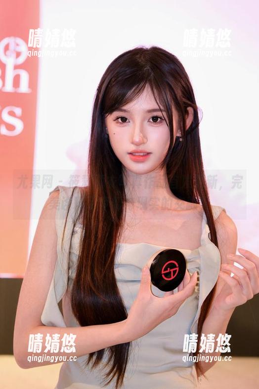 尤果网 - 筱慧睡衣写真作品首发更新，完美诠释了梦幻与现实的交融！
