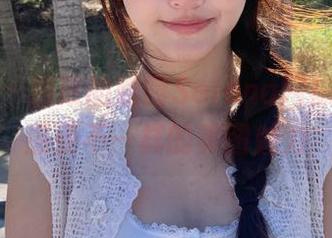 尤蜜荟 – 精致的娜露Selena网袜写真，感受不一样的美图魅力