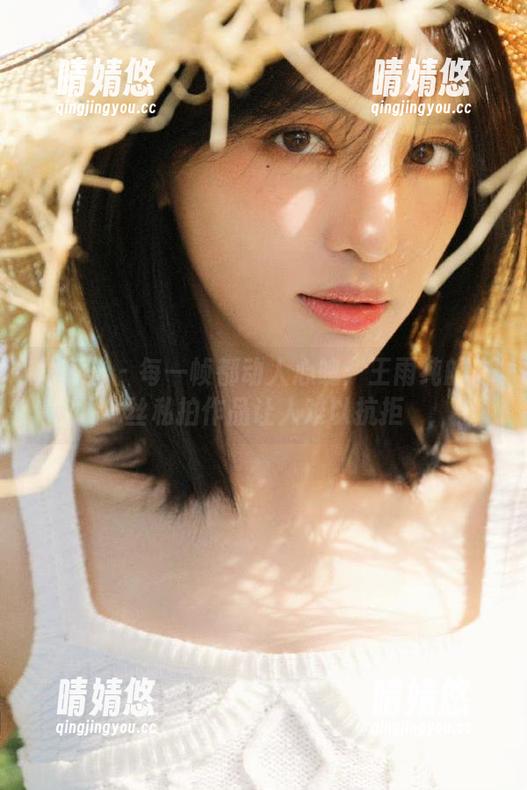尤蜜荟 - 每一帧都动人心魄：王雨纯的肉丝私拍作品让人难以抗拒