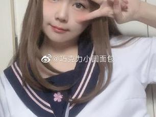 入职培训的新定义：巧克力小圆面包的cos精选，颜值与实力并存！