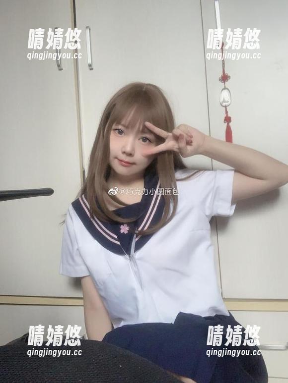 巧克力小圆面包 入职培训的新定义:巧克力小圆面包的cos精选,颜值与实力并存!