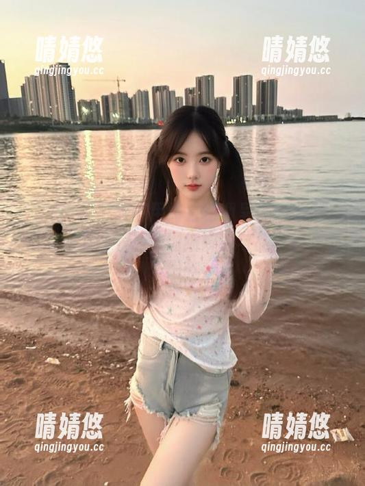 推女神 - 丁筱南用纯白色调呈现的原图，值得我们静下心来细细观看与品味每一个细节
