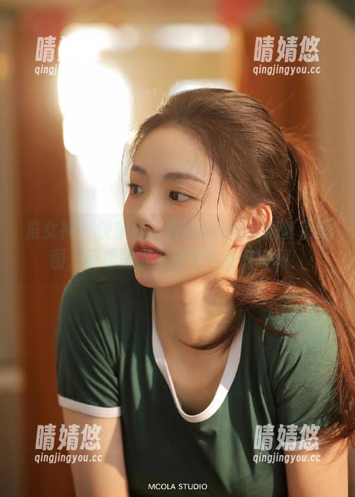 推女神 - 快来欣赏宛恩miyu私房套装原图，轻松捕捉生活中的美好瞬间！